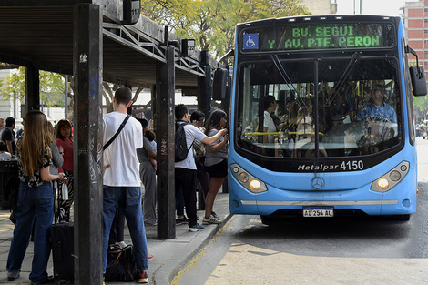 Se levantó el paro de colectivos en el Amba