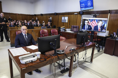 El juez Juan Merchan leyó la sentencia a Donald Trump, quien asistió por videoconferencia