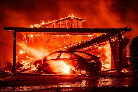 El siniestro ha quemado más de 5.700 hectáreas, destruido al menos 7.000 estructuras y obligado a evacuar a más de 150.000 personas