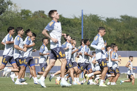 El plantel xeneize trabaja en medio de la ola de calor