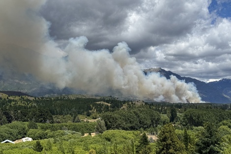 Incendios en Epuyen: más de 2000 hectáreas afectadas y 200 evacuados