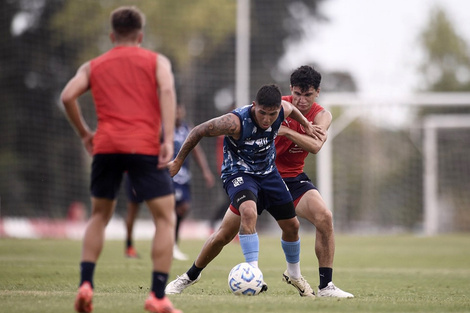 Amistoso en Villa Domínico bajo un calor intenso