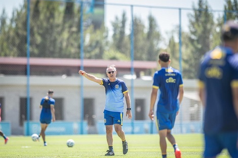 El entrenador Holan quiere más jugadores. (Fuente: Prensa CARC)