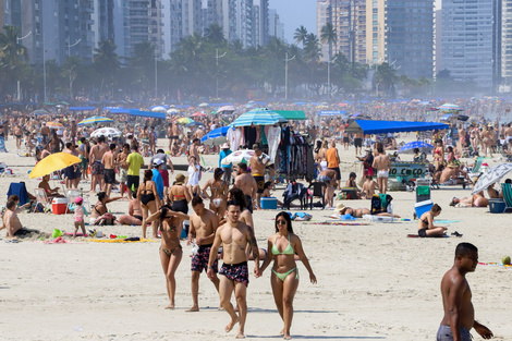 Las playas brasileñas están repletas de argentinos.