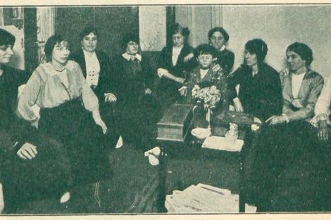 Comisión administradora del periódico Tribuna Femenina, en "Mujeres socialistas", en Fray Mocho, nº 157, 30 de abril de 1915.