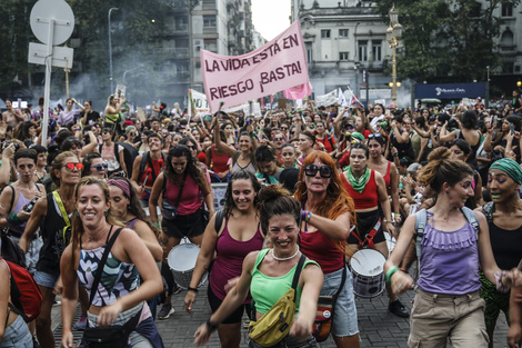 El feminismo bajo asedio del Gobierno.