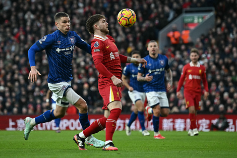 Los Reds se mantienen en la cima con comodidad