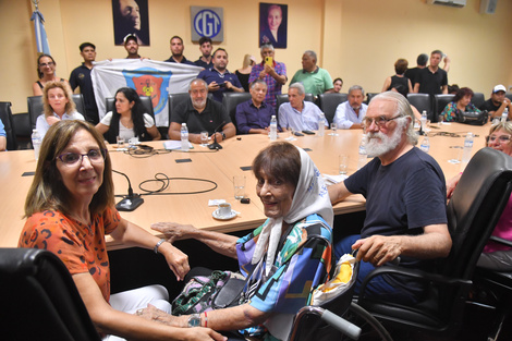 Taty Almeida encabezó la reunión con la CGT.