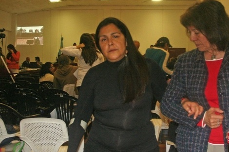 Al término de su testimonio en el primer juicio de lesa humanidad en Jujuy 