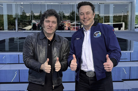 El presidente Javier Milei posa para la foto con su idolatrado Elon Musk.