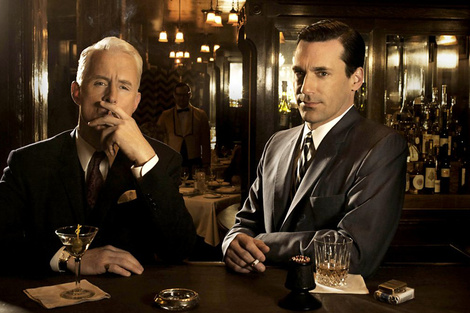 Roger Sterling (John Sklattery) y Don Draper (Jon Hamm), expertos vendedores