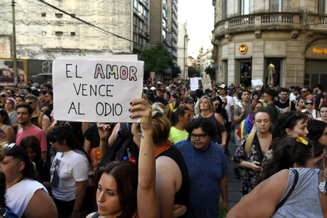 En Rosario repudian la homofobia.