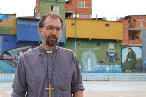 Gustavo Carrara, estuvo 17 años al frente de parroquias en las villas y barrios populares.