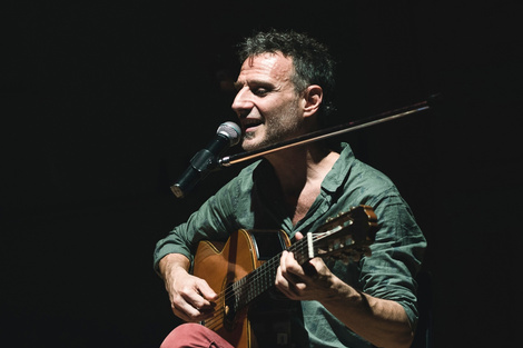 El viernes 14 Beto Caletti explorará el repertorio de la música popular brasileña en La Biela. 