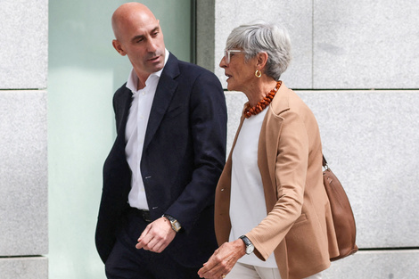 Luis Rubiales en camino al tribunal que lo juzga.