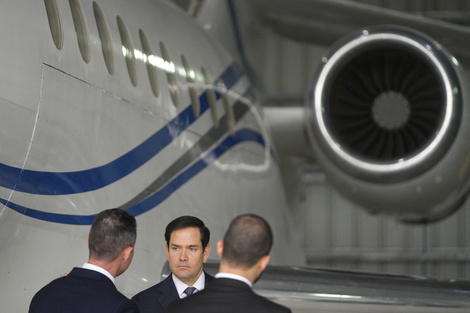 Las autoridades dominicanas entregaron el avión al secretario de Estado de EE.UU., Marco Rubio. (Fuente: AFP)