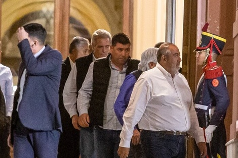 La cúpula de la central obrera sale de un encuentro en la Casa Rosada. 