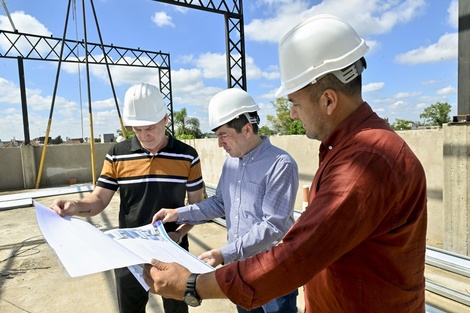 Leo Nardini supervisó el avance de importantes obras educativas en Malvinas Argentinas 