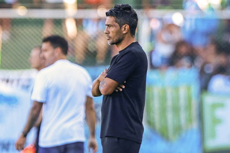 Walter Erviti, uno de los entrenadores que dejaron su cargo en el arranque del torneo