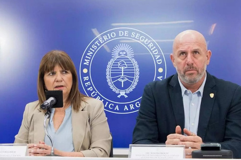 La ministra de Seguridad de la Nación, Patricia Bullrich, junto a su par porteño, Waldo Wolff.