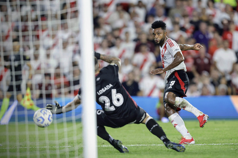 Borja marca el gol con un remate al primer palo