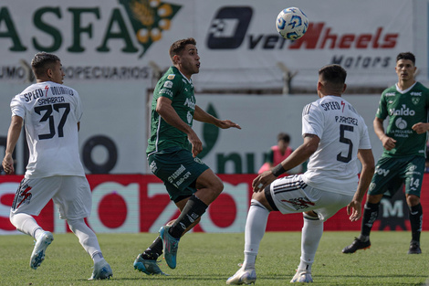 Torneo Apertura: Sarmiento le ganó a Riestra con dos penales sobre el final