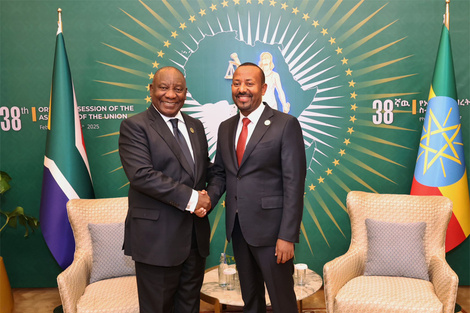 El Presidente de Sudáfrica Cyril Ramaphosa junto al Primer Ministro de Etiopía Abiy Ahmed. 