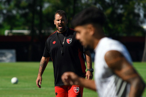 Fabbiani dirigió la última práctica. (Fuente: PRENSA CANOB)