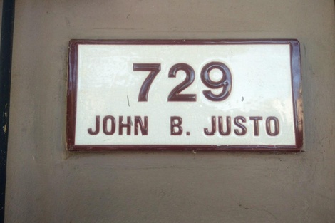 John B. Just St, por @miguelwinstenbaum.