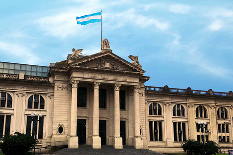 Habrá un paro en todas las facultades de la UNR en la semana del 17 de marzo.