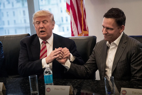 El presidente de los Estados Unidos, Donald Trump, junto al empresario Peter Thiel.