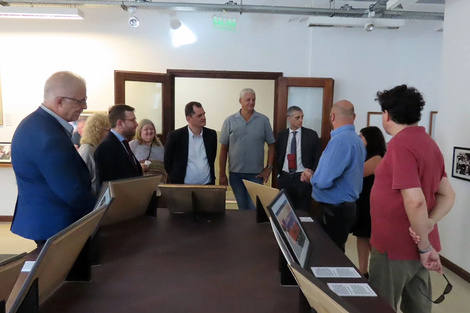 El diputado italiano Giuseppe Provenzano, durante su visita a la Casa por la Identidad