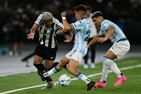 Racing le ganó la ida y la vuelta de la Recopa a Botafogo