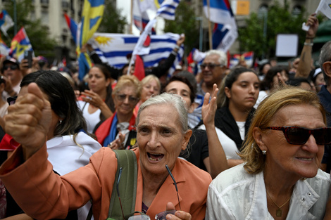 Las calles montevideanas fueron copadas por militantes del Frente Amplio.