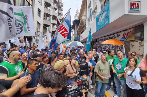 Protesta de trabajadores y trabajadoras del INTA.