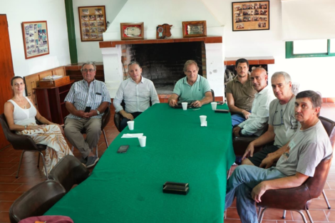 Magdalena: Fernando Gray se reunión con representantes del campo