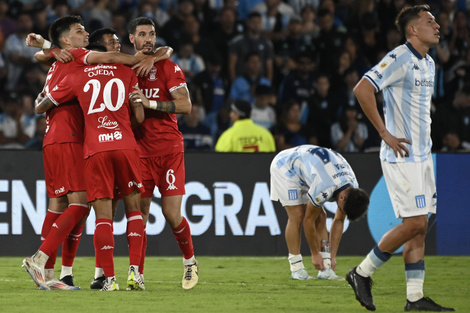 Torneo Apertura: Racing no para de perder y Huracán no para de ganar 