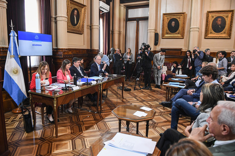 La presidenta de la Comisión de Acuerdos volverá a reunir a los senadores este jueves.