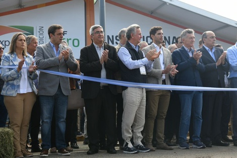 Javier Rodriguez se reunió con empresarios del sector y autoridades nacionales y provinciales en San Nicolás. 