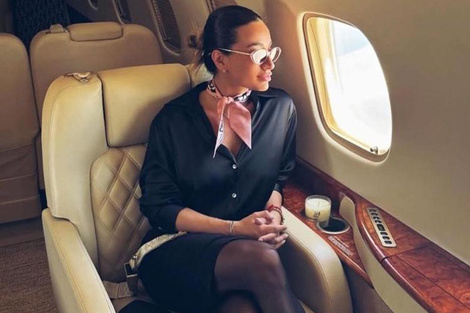 Laura Belén Arrieta y su avión de lujo