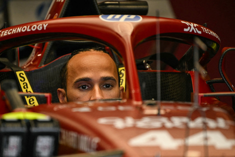 Lewis Hamilton en su Ferrari