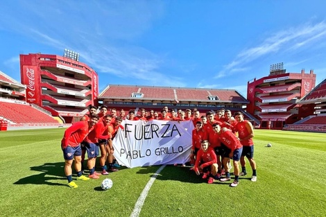 La foto de los jugadores de Independiente en apoyo de Pablo Grillo. 