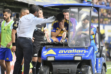 Alarcón se fue llorando por su lesión en la rodilla