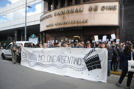 La comunidad audiovisual viene advirtiendo sobre el vaciamiento del Instituto.