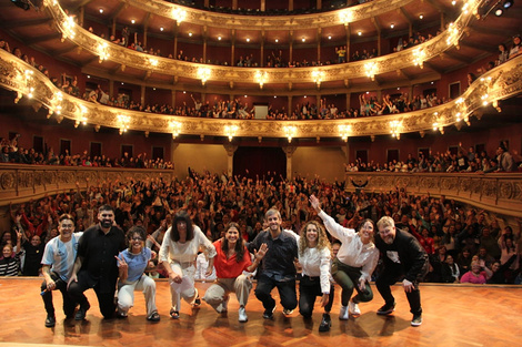 Un teatro El Círculo desbordado de estudiantes.