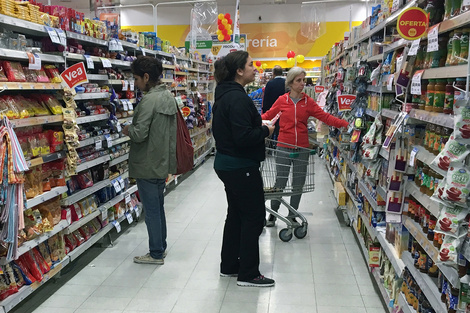 "Todavía hay latas de atún stockeadas"