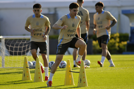 La Selección se entrenó en Ezeiza pensando en Uruguay y Brasil