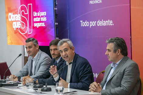 El gobernador Pullaro y el intendente Javkin en la presentación de ayer.