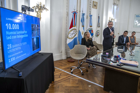 Javkin anunció que la ciudad contará con  el 80 por ciento de luces led.