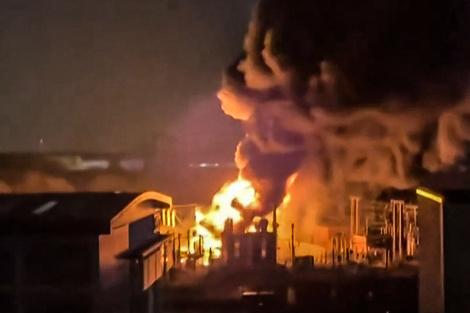 Fuego en la central eléctrica del aeropuerto.